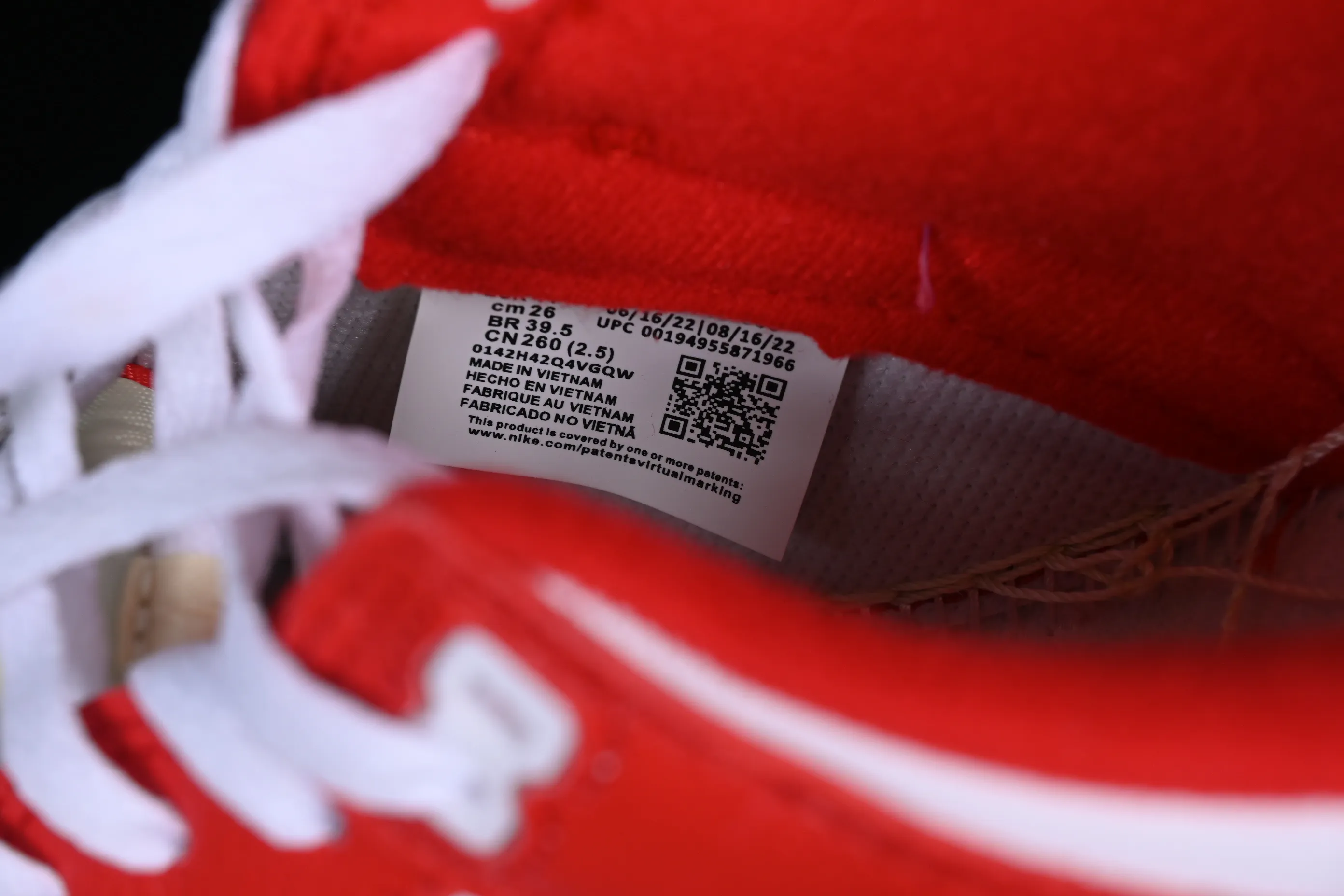 All Categories Nk SB Dunk Series Nk SB Dunk Low Low-top sneakers Cost-effective version Nk Dunk Low "Chicago Split" Chicago color matching SB low-top sports and leisure sneakers DZ2536-600
